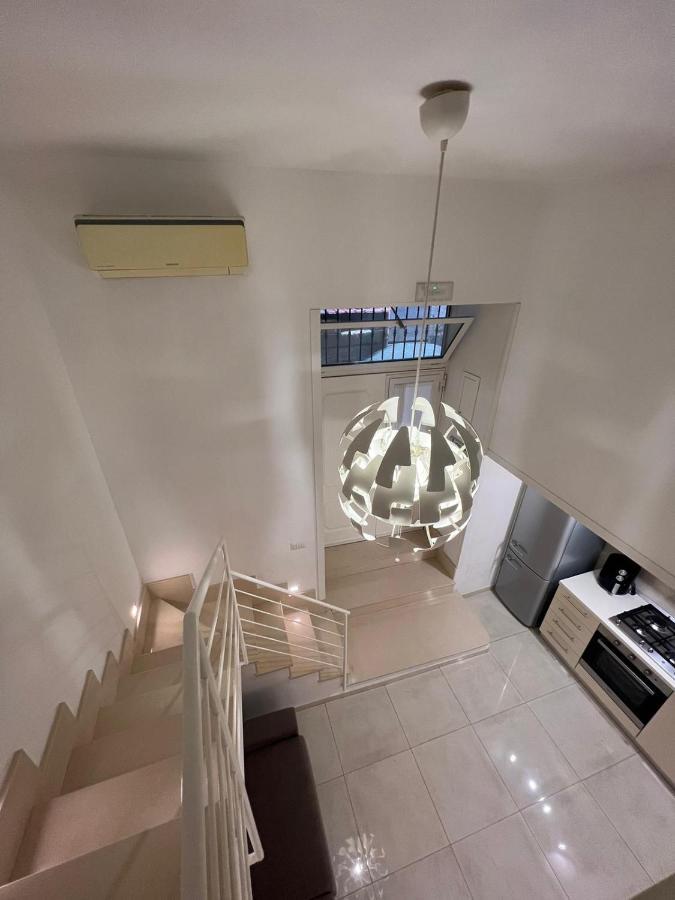 Life House Apartment เนเปิลส์ ภายนอก รูปภาพ