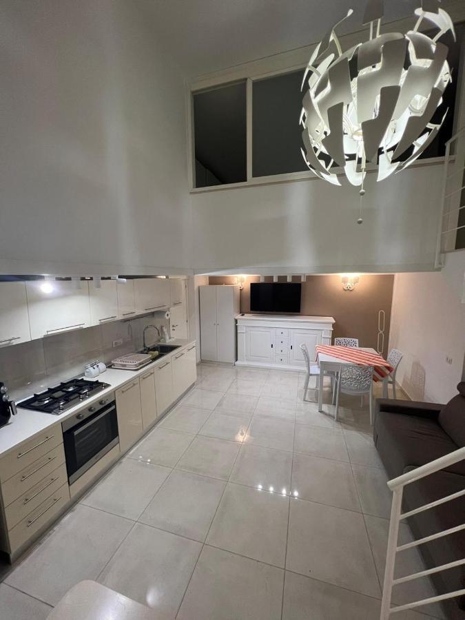 Life House Apartment เนเปิลส์ ภายนอก รูปภาพ